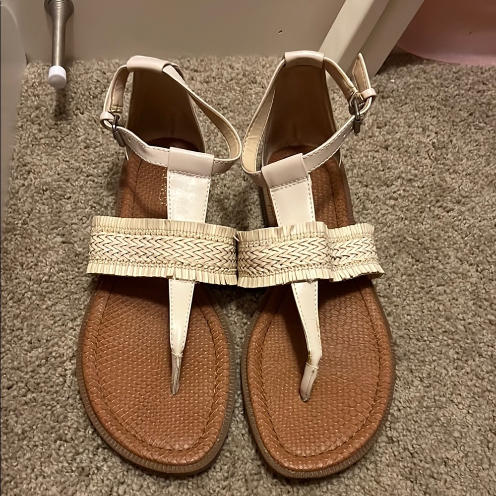 Nine West Women's Cream and Tan Sandals